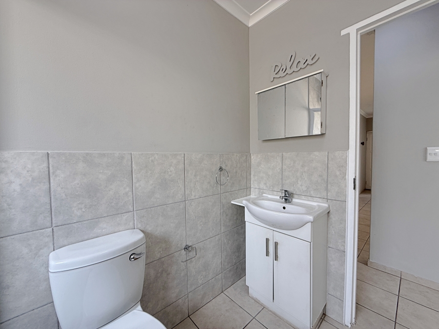 To Let 2 Bedroom Property for Rent in Laguna Sands Western Cape